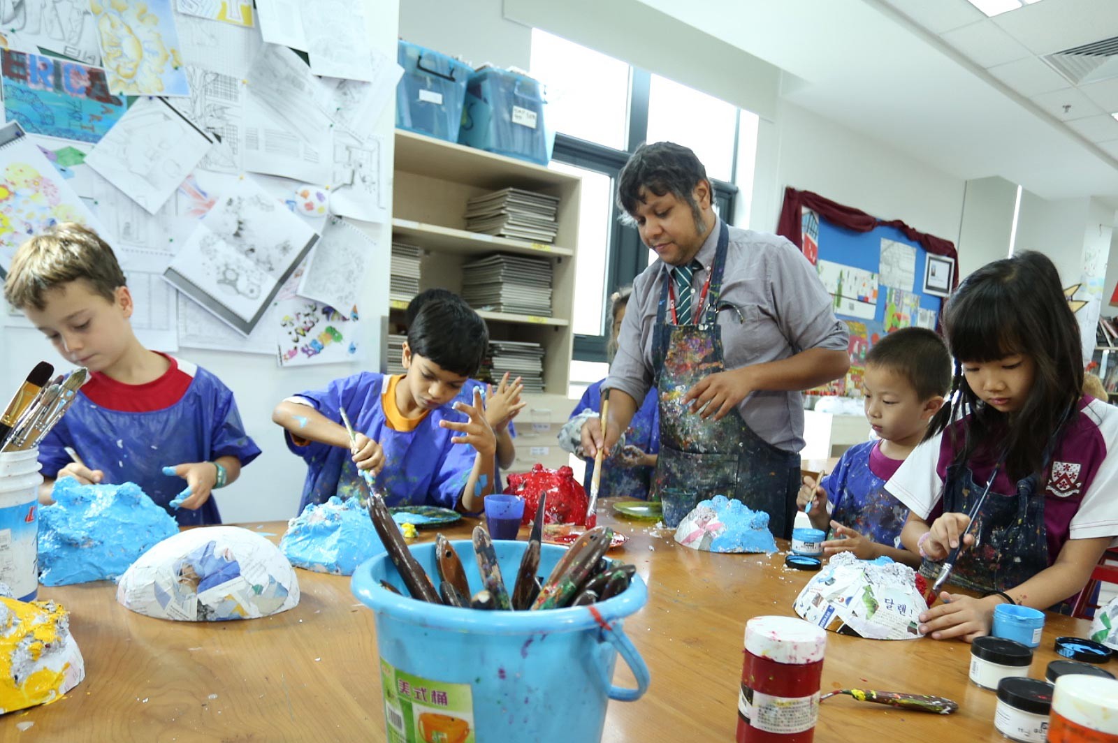 Teacher in an art class